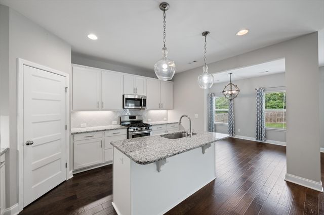 574 Oakvale Ln, Mount Juliet, TN 37122