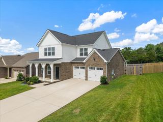 574 Oakvale Ln, Mount Juliet, TN 37122