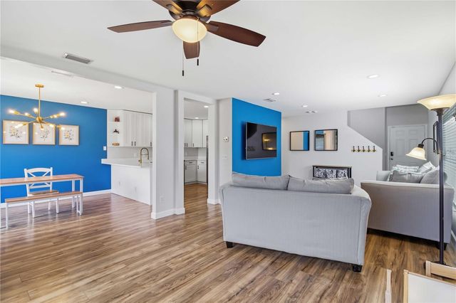 7148 CHATUM LIGHT RUN, Bradenton, FL 34212