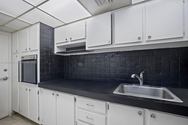 1000 West Ave 1501, Miami Beach, FL 33139