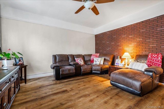 729 Taylor Avenue, Bronx, NY 10473