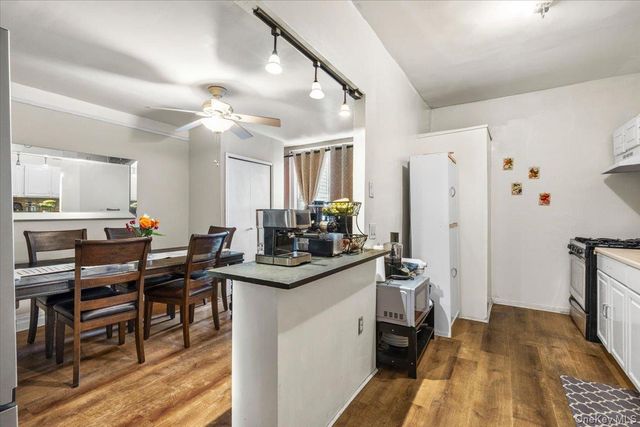 729 Taylor Avenue, Bronx, NY 10473