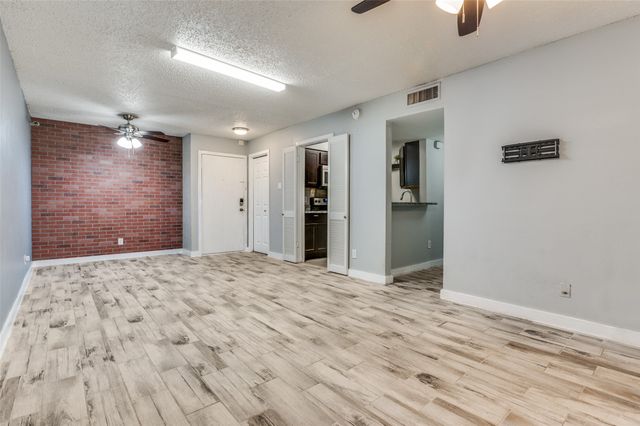 4859 Cedar Springs Road 144, Dallas, TX 75219