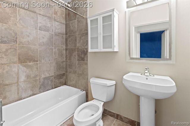 6533 E Jefferson Avenue 431, Detroit, MI 48207