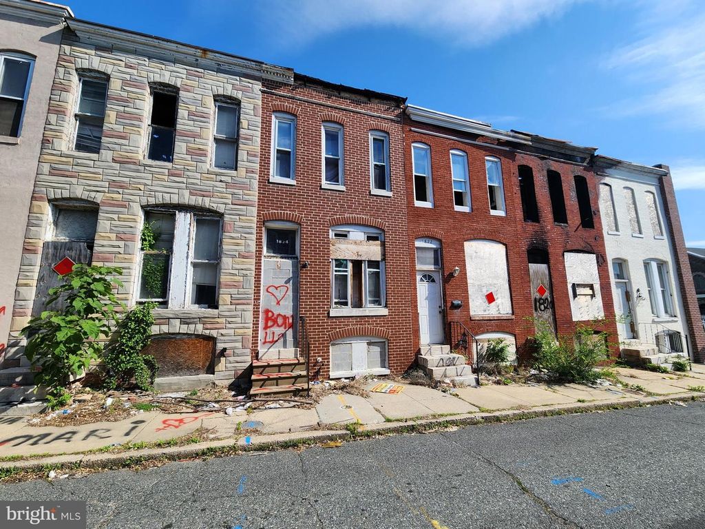 Image 3 of property listing at 1824 W FAIRMOUNT AVE, Baltimore, MD 21223