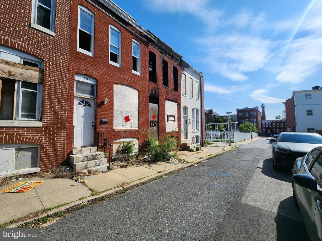 Image 6 of property listing at 1824 W FAIRMOUNT AVE, Baltimore, MD 21223