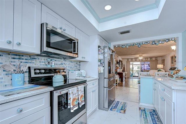 9700 STARKEY ROAD 111, Seminole, FL 33777