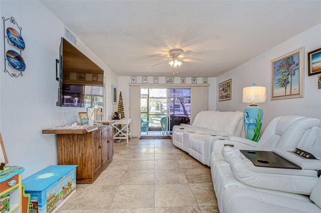 9700 STARKEY ROAD 111, Seminole, FL 33777