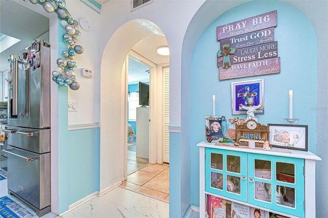 9700 STARKEY ROAD 111, Seminole, FL 33777