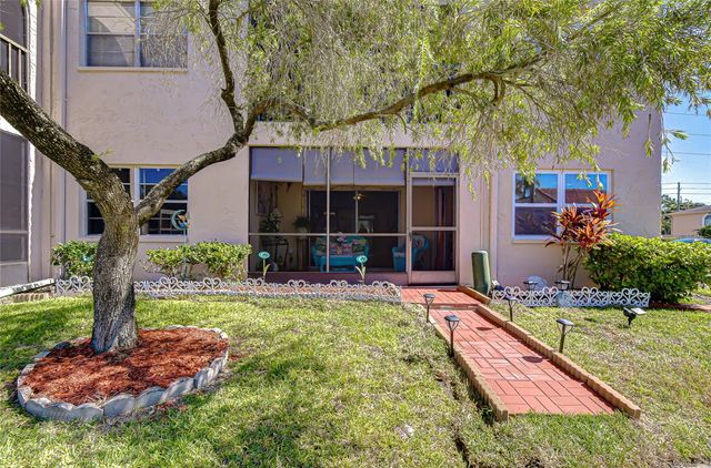 9700 STARKEY ROAD 111, Seminole, FL 33777