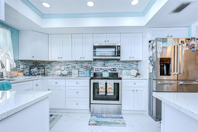 9700 STARKEY ROAD 111, Seminole, FL 33777