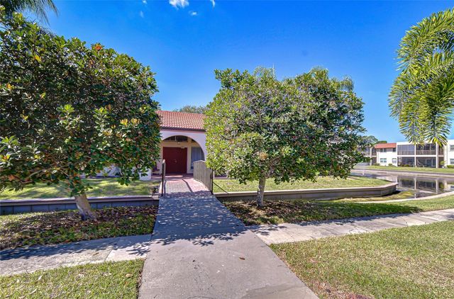 9700 STARKEY ROAD 111, Seminole, FL 33777