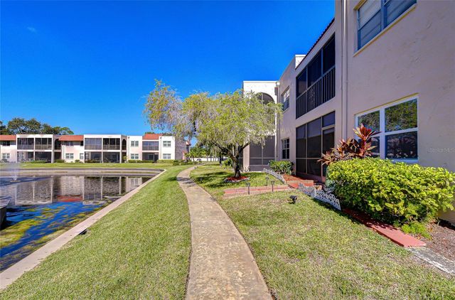 9700 STARKEY ROAD 111, Seminole, FL 33777