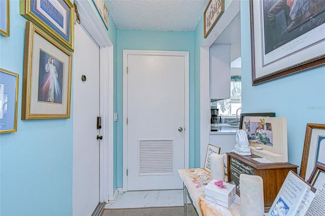 9700 STARKEY ROAD 111, Seminole, FL 33777