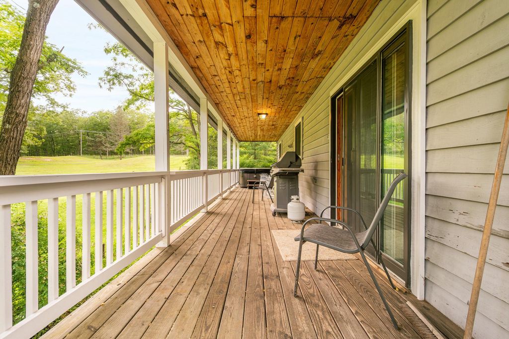 Image 4 of property listing at 60 BARBARA'S WAY, Mc Henry, MD 21541