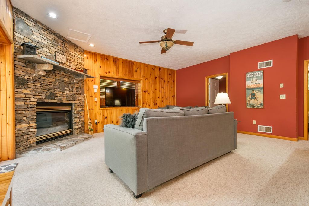 Image 33 of property listing at 60 BARBARA'S WAY, Mc Henry, MD 21541