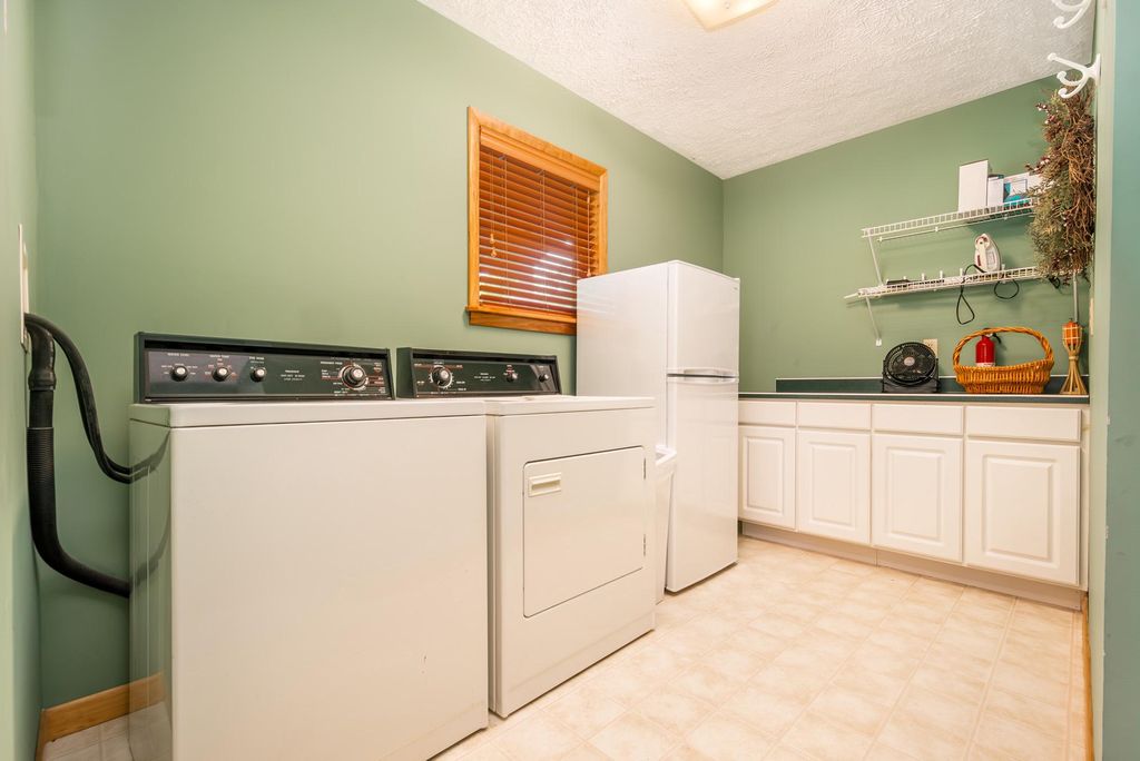 Image 39 of property listing at 60 BARBARA'S WAY, Mc Henry, MD 21541