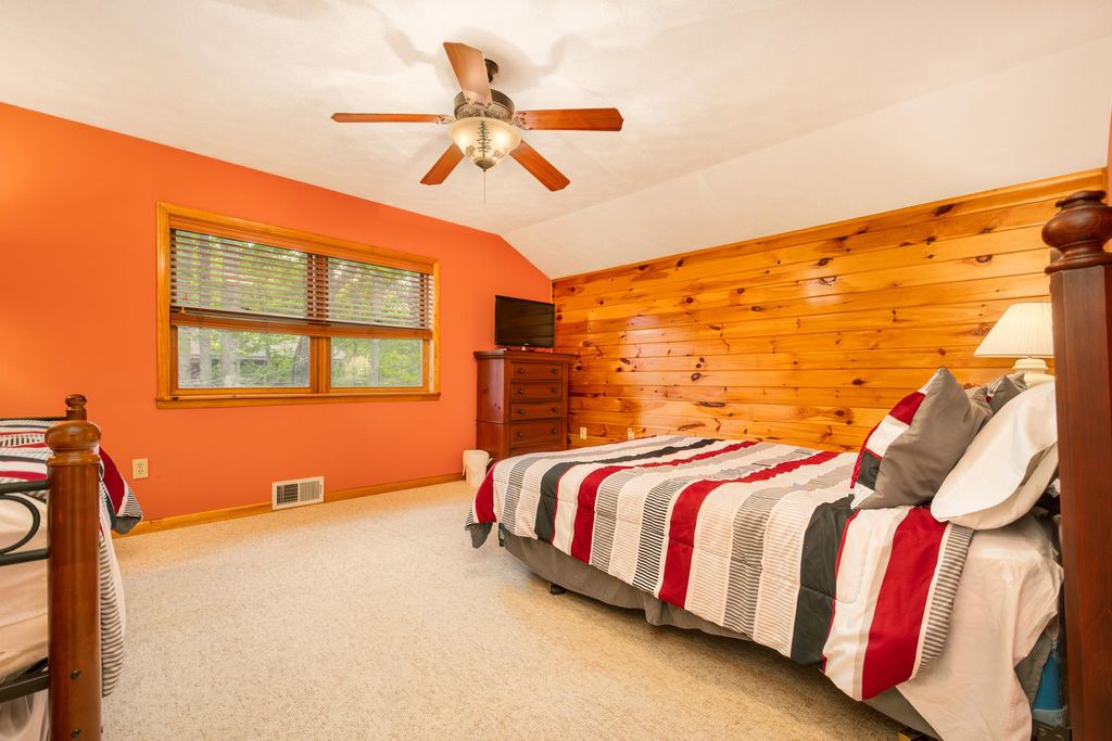 Image 41 of property listing at 60 BARBARA'S WAY, Mc Henry, MD 21541