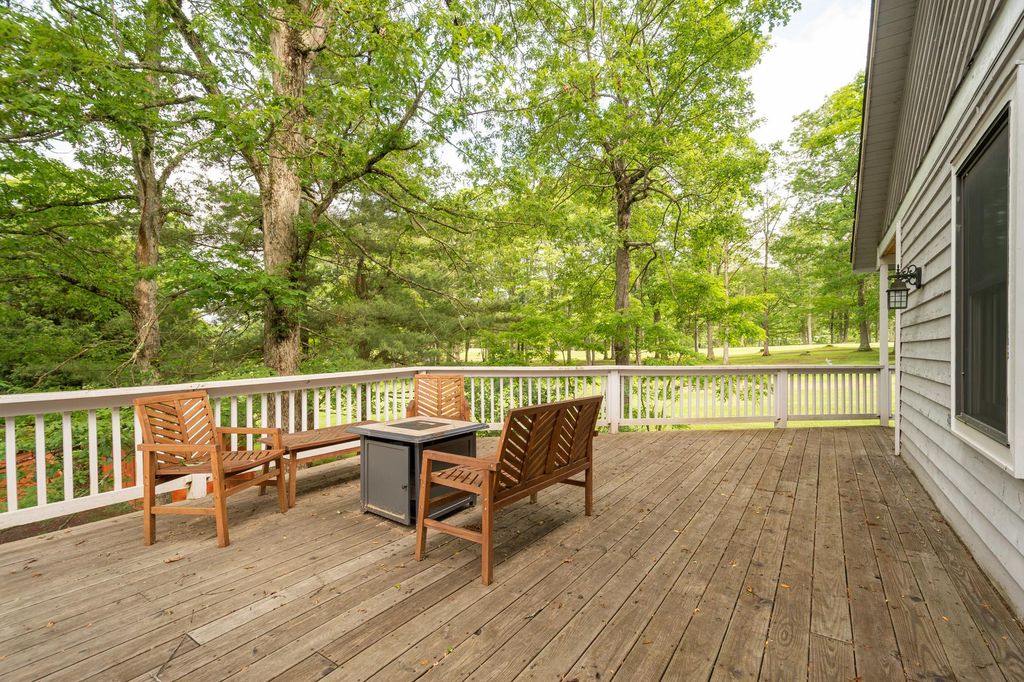 Image 9 of property listing at 60 BARBARA'S WAY, Mc Henry, MD 21541