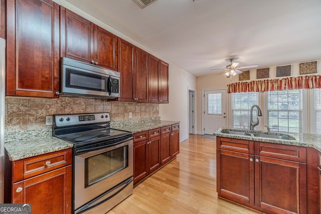 654 Huntington Trace, Winder, GA 30680