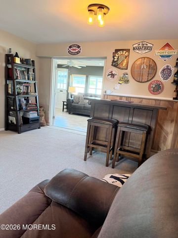 8 Lake Avenue, Hazlet, NJ 07730