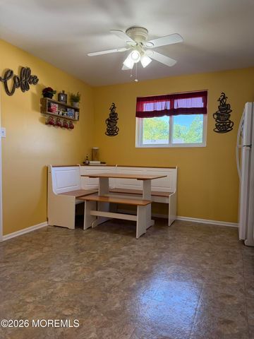8 Lake Avenue, Hazlet, NJ 07730