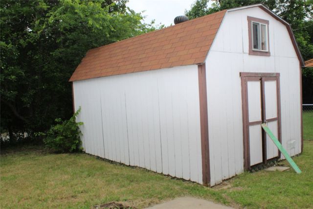 2818 Lowell Drive, Irving, TX 75062
