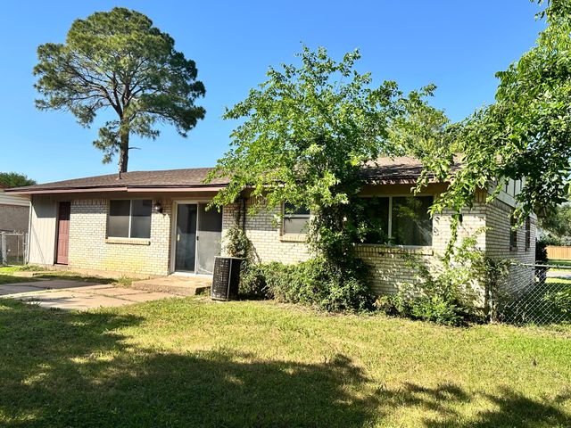2818 Lowell Drive, Irving, TX 75062