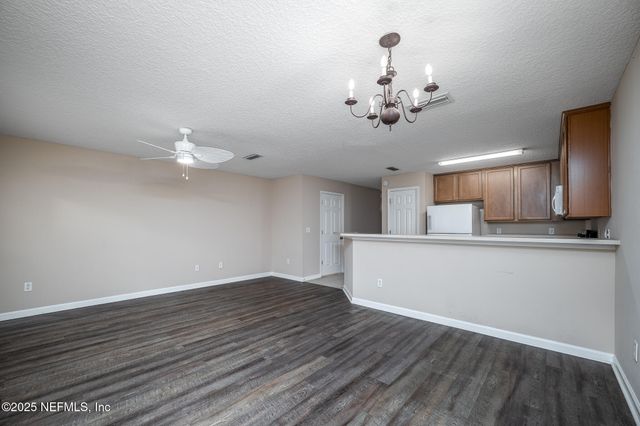 6700 BOWDEN Road 905, Jacksonville, FL 32216