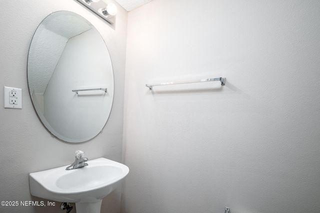 6700 BOWDEN Road 905, Jacksonville, FL 32216