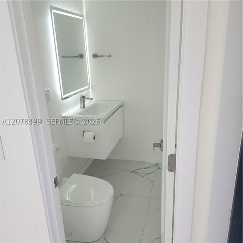 730 E 17th St, Hialeah, FL 33010