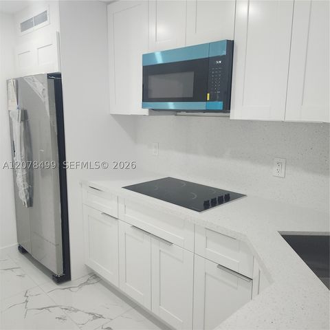 730 E 17th St, Hialeah, FL 33010