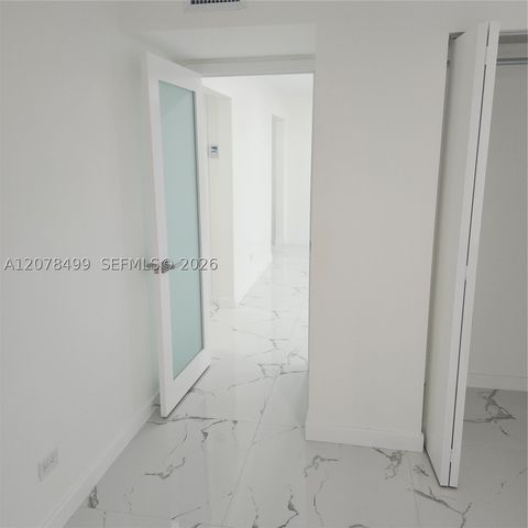 730 E 17th St, Hialeah, FL 33010