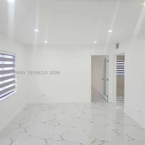 730 E 17th St, Hialeah, FL 33010