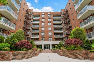 9511 Shore Road 112, Brooklyn, NY 11209