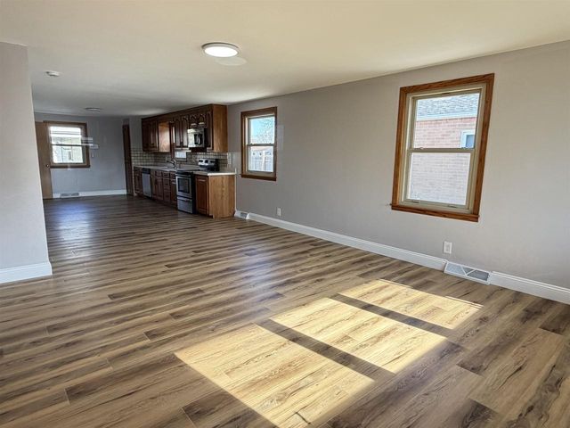 855 APPLETON STREET, Menasha, WI 54956