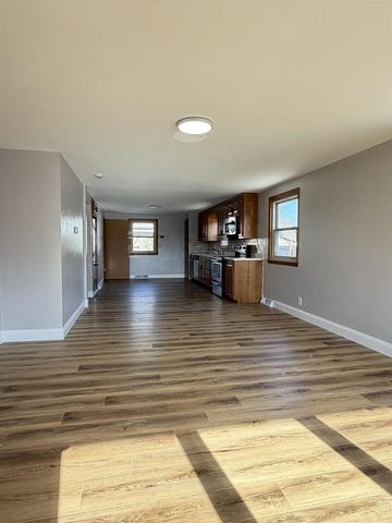 855 APPLETON STREET, Menasha, WI 54956