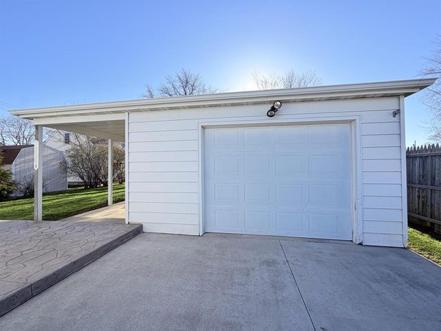 855 APPLETON STREET, Menasha, WI 54956