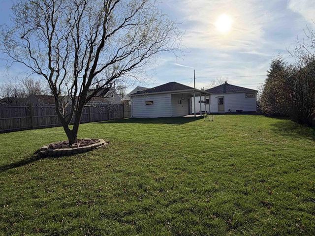 855 APPLETON STREET, Menasha, WI 54956