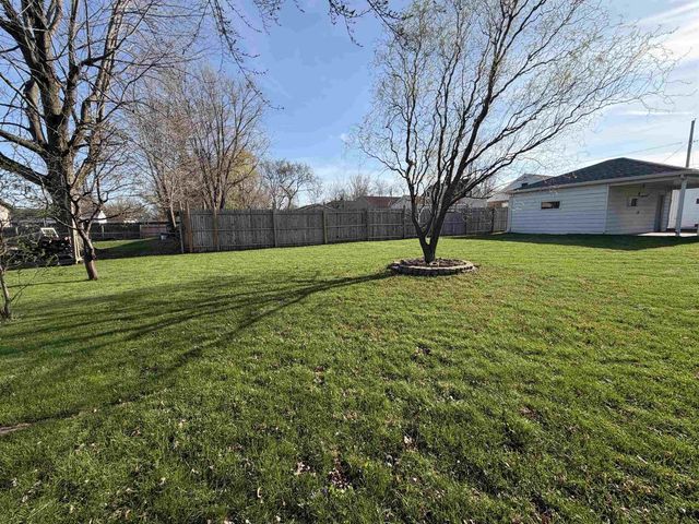855 APPLETON STREET, Menasha, WI 54956