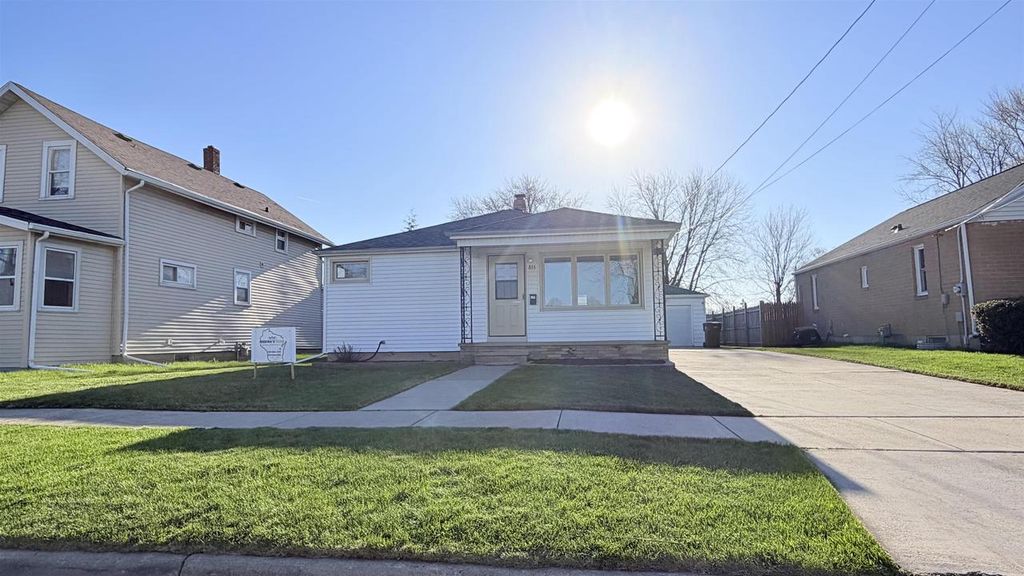 855 APPLETON STREET, Menasha, WI 54956