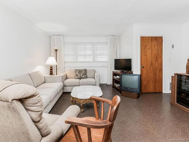 2358 Tiemann Avenue, Bronx, NY 10469