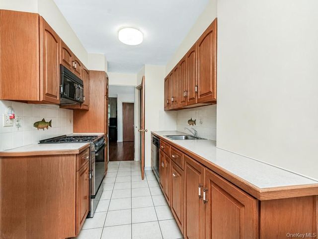 2358 Tiemann Avenue, Bronx, NY 10469