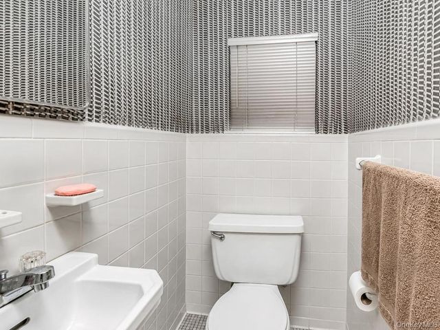 2358 Tiemann Avenue, Bronx, NY 10469