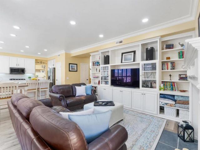 4907 Bella Collina Street, Oceanside, CA 92056