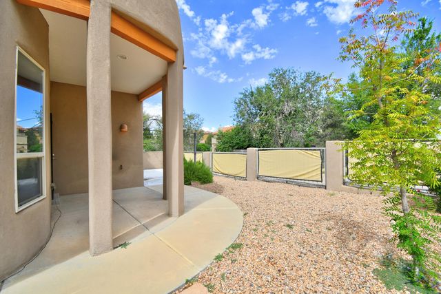 8927 DESERT FOX Way NE, Albuquerque, NM 87122