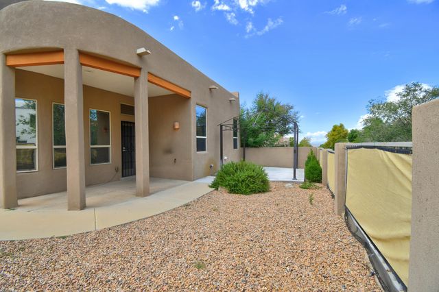 8927 DESERT FOX Way NE, Albuquerque, NM 87122