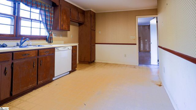 100 Earline Drive, Taylors, SC 29687