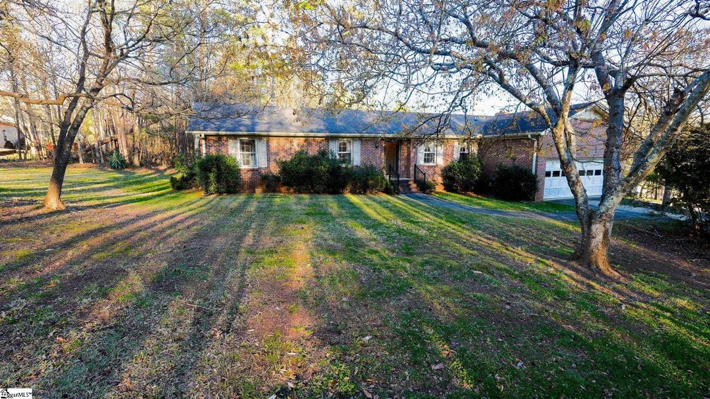 100 Earline Drive, Taylors, SC 29687