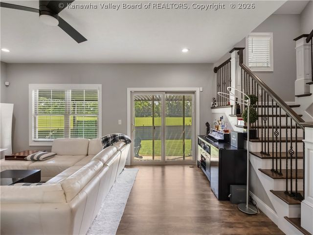 17 Squirrel Ridge, Charleston, WV 25314